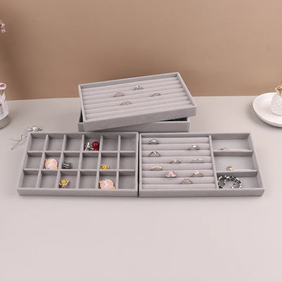 Cutie de depozitare a bijuteriilor din catifea